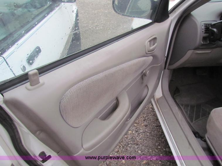 image for item E8274 2002 Toyota Corolla