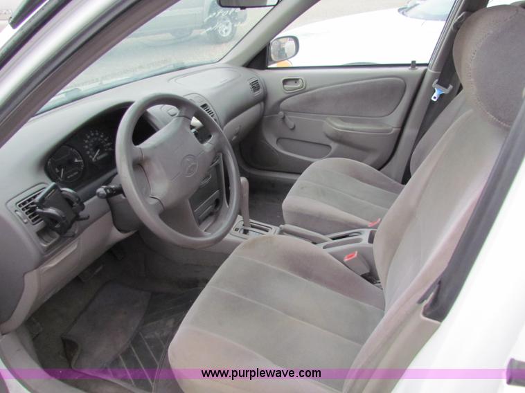 image for item E8274 2002 Toyota Corolla
