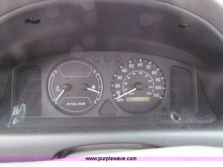 image for item E8274 2002 Toyota Corolla