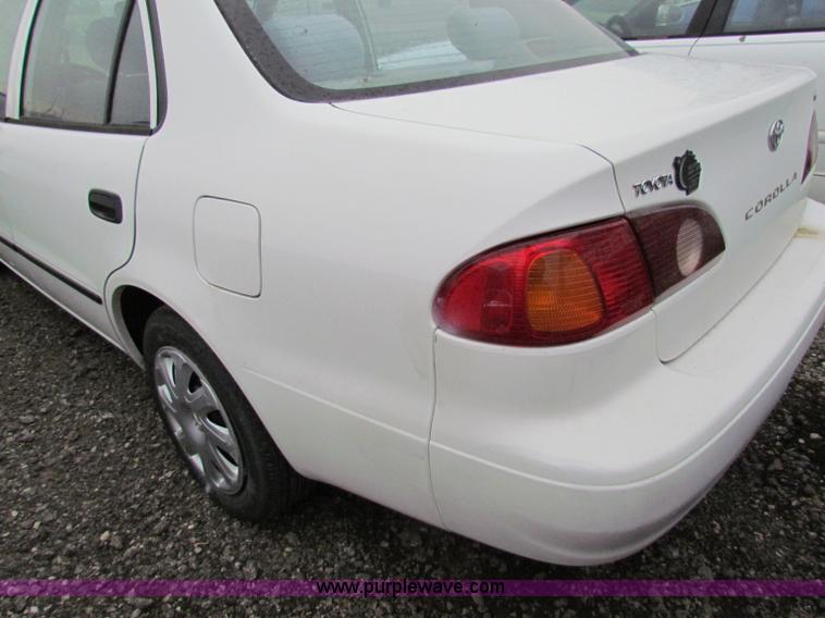 image for item E8274 2002 Toyota Corolla
