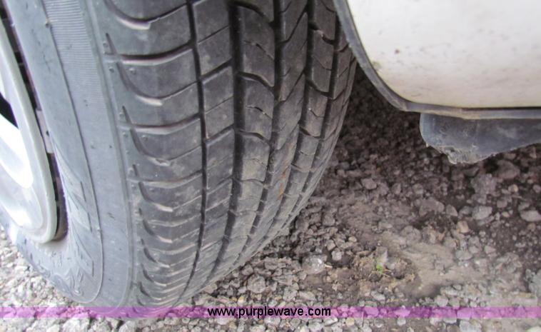 image for item E8274 2002 Toyota Corolla