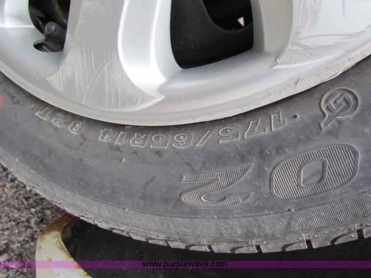 image for item E8274 2002 Toyota Corolla