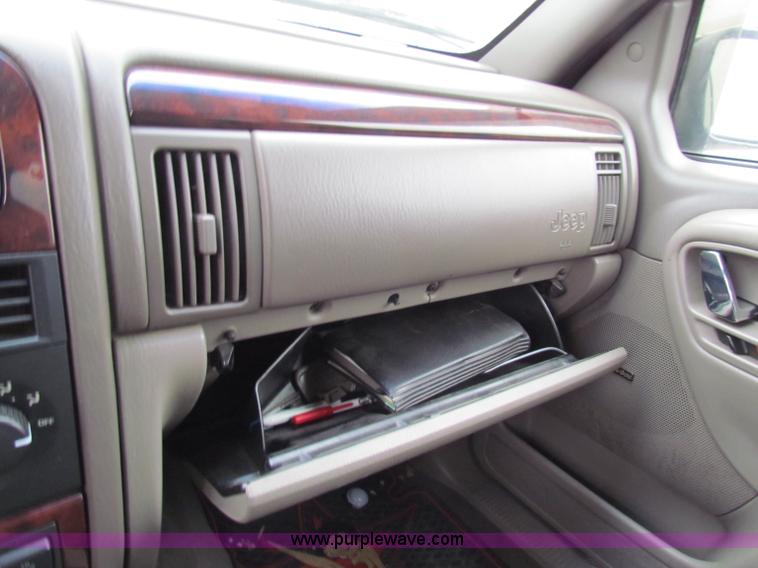 image for item E8277 2001 Jeep Grand Cherokee Limited SUV