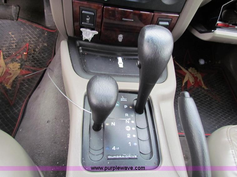 image for item E8277 2001 Jeep Grand Cherokee Limited SUV