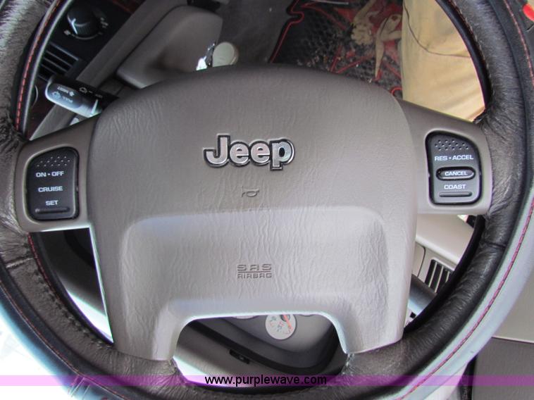 image for item E8277 2001 Jeep Grand Cherokee Limited SUV