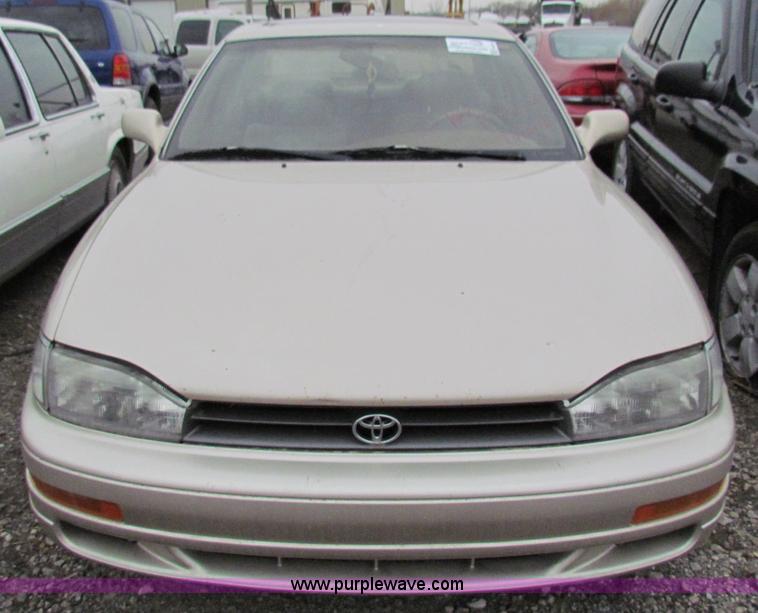image for item E8278 1993 Toyota Camry LE