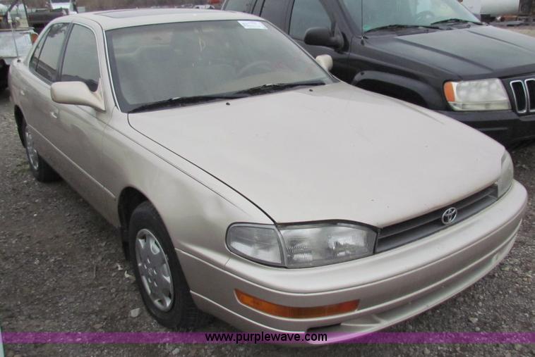 image for item E8278 1993 Toyota Camry LE