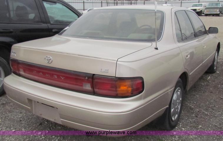 image for item E8278 1993 Toyota Camry LE