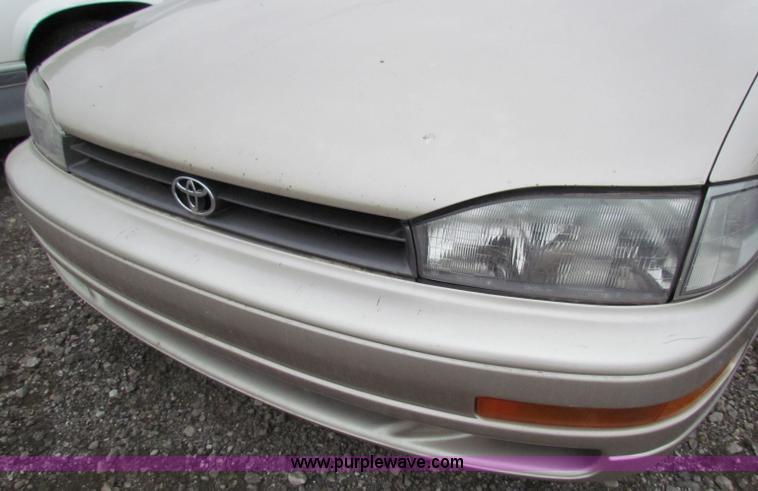 image for item E8278 1993 Toyota Camry LE
