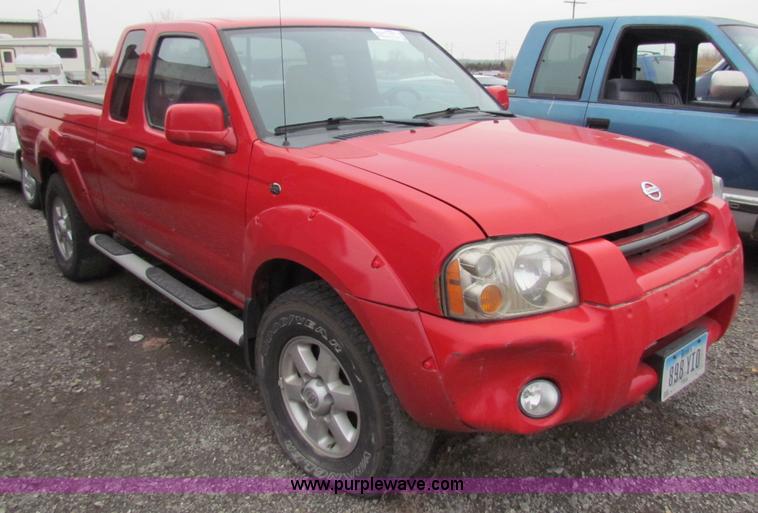 image for item E8282 2003 Nissan Frontier King Cab pickup truck