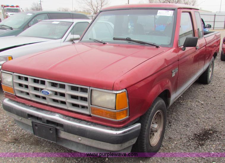 image for item E8288 1991 Ford Ranger SuperCab pickup truck
