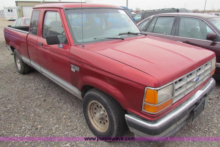 image for item E8288 1991 Ford Ranger SuperCab pickup truck
