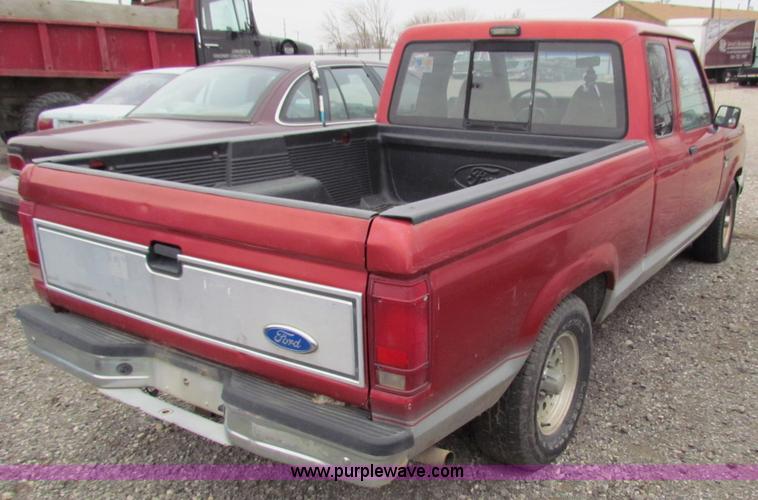 image for item E8288 1991 Ford Ranger SuperCab pickup truck