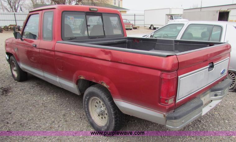 image for item E8288 1991 Ford Ranger SuperCab pickup truck