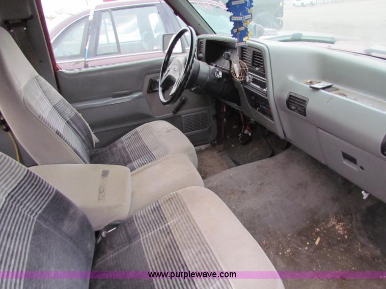 image for item E8288 1991 Ford Ranger SuperCab pickup truck