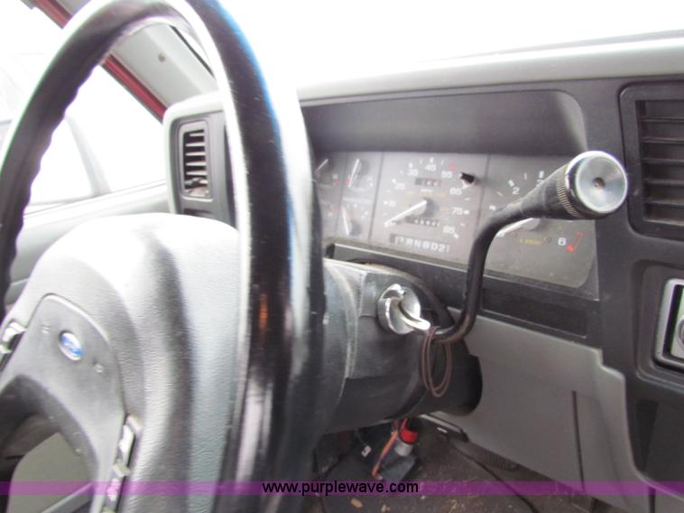 image for item E8288 1991 Ford Ranger SuperCab pickup truck