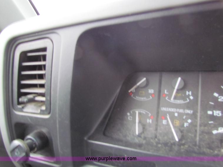 image for item E8288 1991 Ford Ranger SuperCab pickup truck