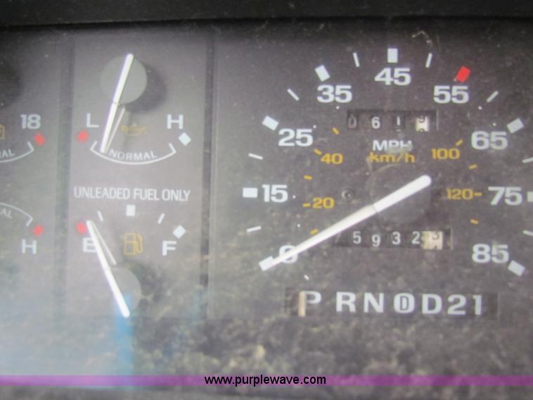 image for item E8288 1991 Ford Ranger SuperCab pickup truck