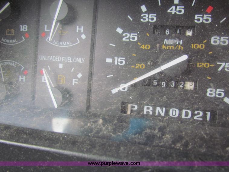 image for item E8288 1991 Ford Ranger SuperCab pickup truck