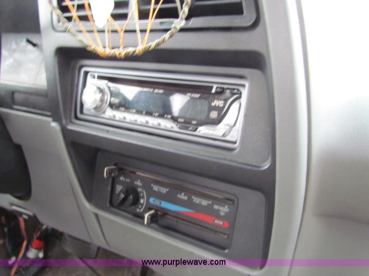 image for item E8288 1991 Ford Ranger SuperCab pickup truck