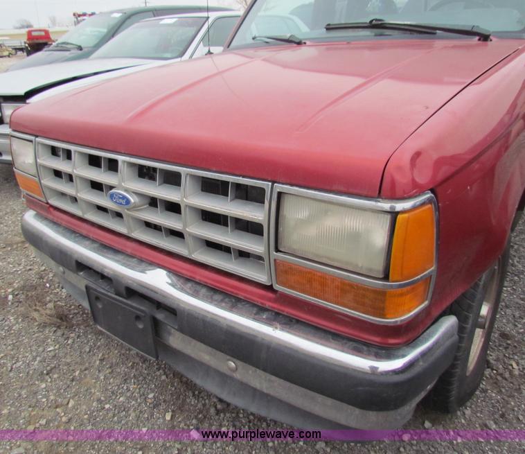 image for item E8288 1991 Ford Ranger SuperCab pickup truck