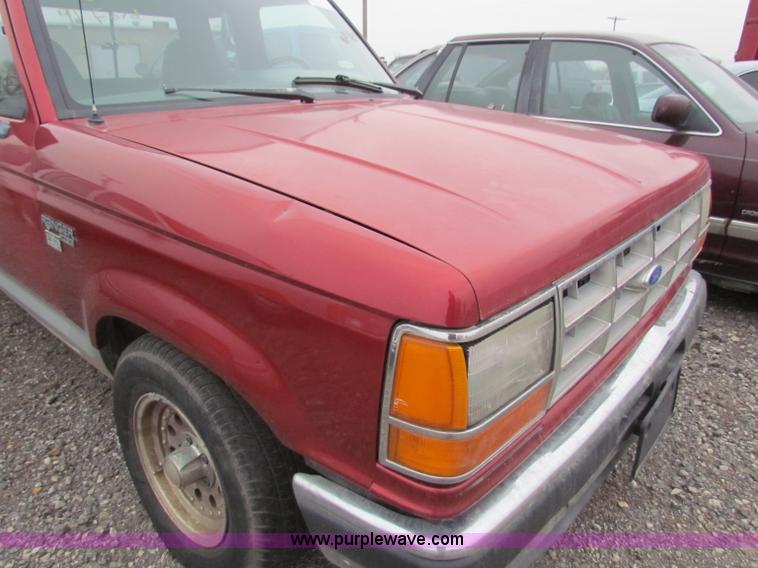 image for item E8288 1991 Ford Ranger SuperCab pickup truck