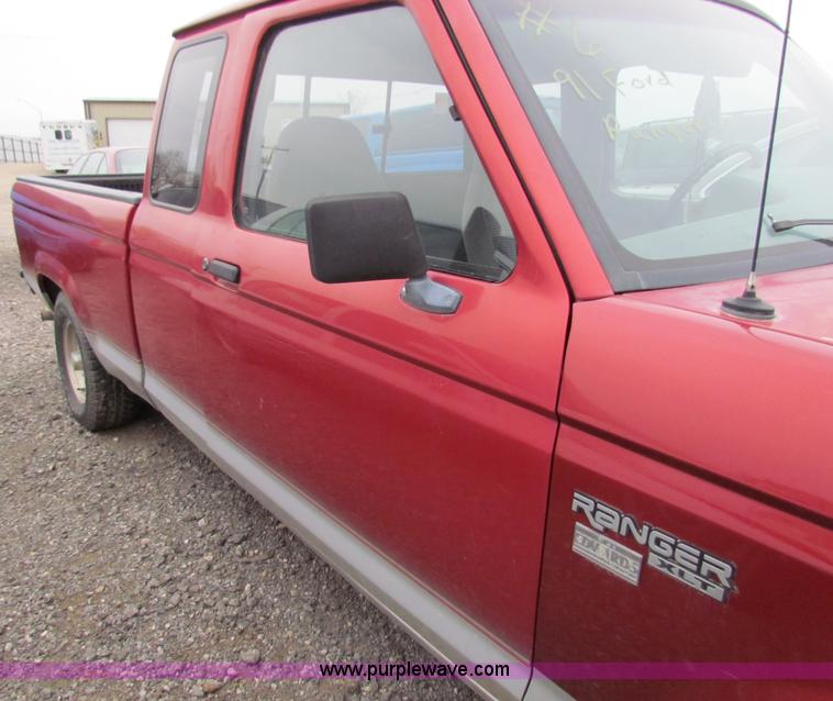 image for item E8288 1991 Ford Ranger SuperCab pickup truck