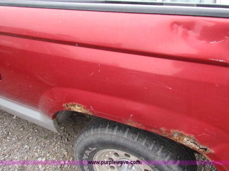image for item E8288 1991 Ford Ranger SuperCab pickup truck