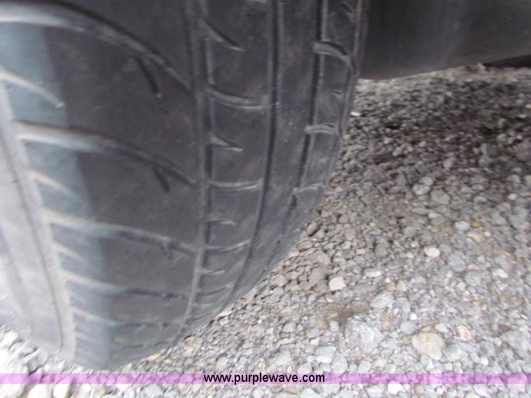 image for item E8288 1991 Ford Ranger SuperCab pickup truck