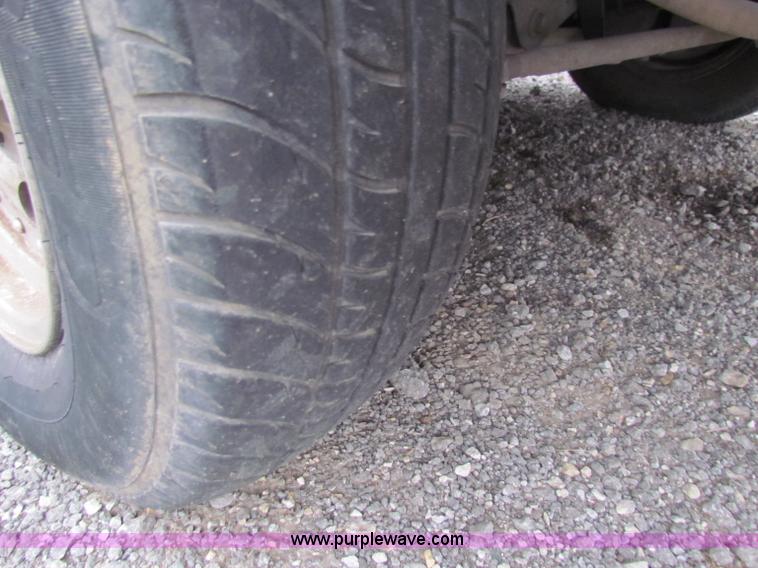 image for item E8288 1991 Ford Ranger SuperCab pickup truck