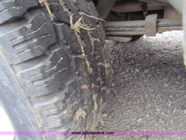 image for item E8288 1991 Ford Ranger SuperCab pickup truck