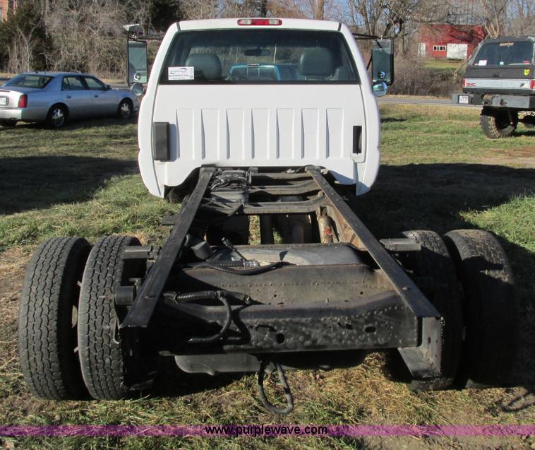 image for item F4123 2002 Chevrolet 3500 cab and chassis
