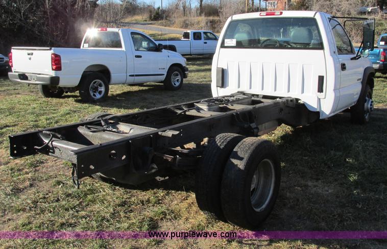 image for item F4123 2002 Chevrolet 3500 cab and chassis