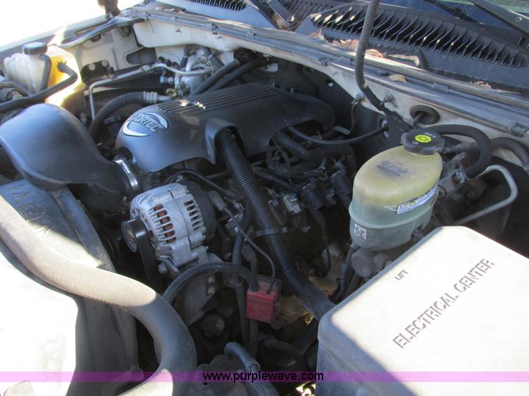 image for item F4123 2002 Chevrolet 3500 cab and chassis