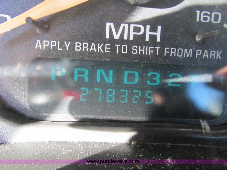 image for item F4123 2002 Chevrolet 3500 cab and chassis