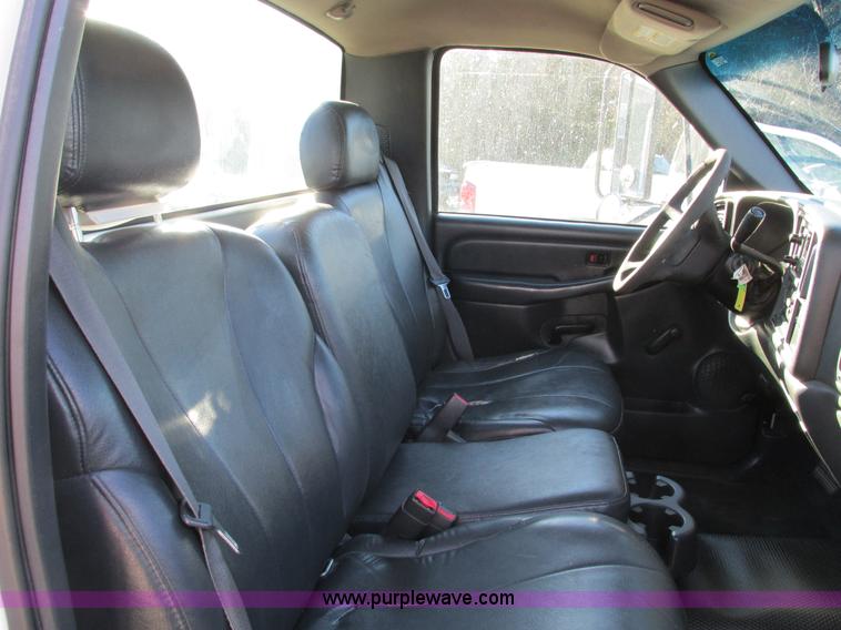 image for item F4123 2002 Chevrolet 3500 cab and chassis