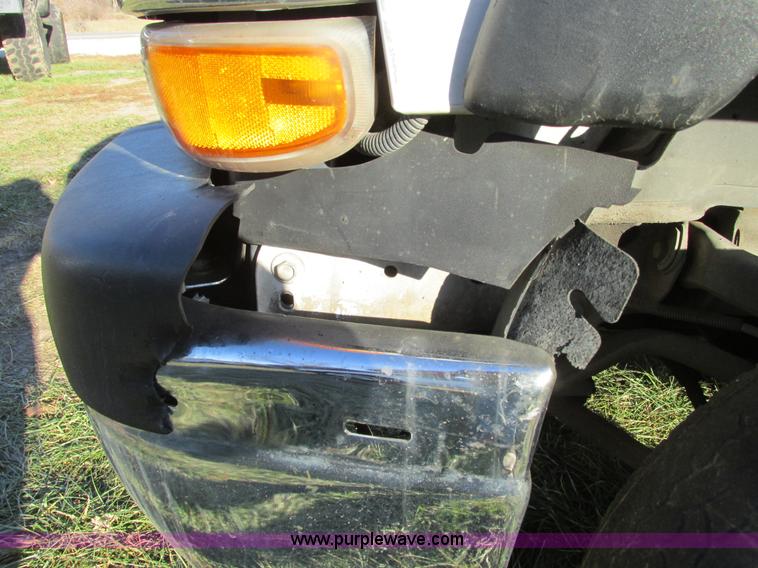 image for item F4123 2002 Chevrolet 3500 cab and chassis