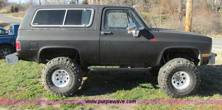 image for item F4124 1989 Chevrolet K5 Blazer SUV