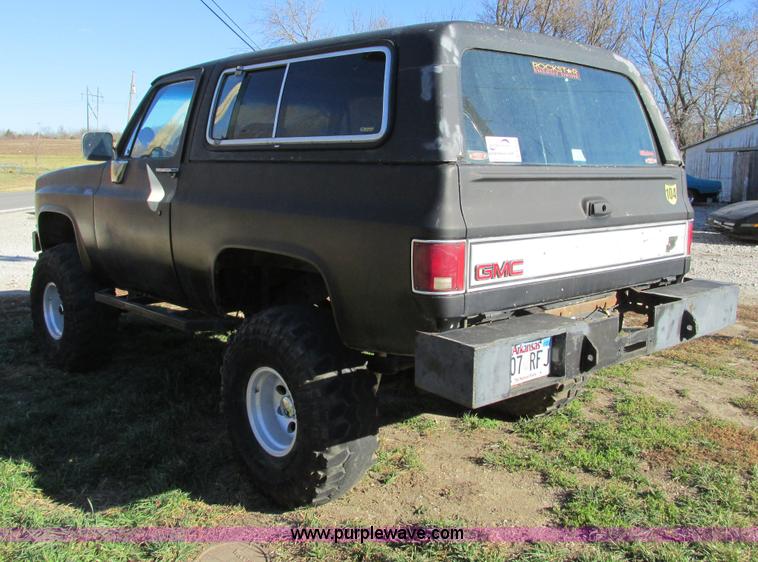 image for item F4124 1989 Chevrolet K5 Blazer SUV