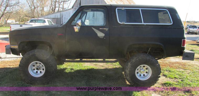image for item F4124 1989 Chevrolet K5 Blazer SUV