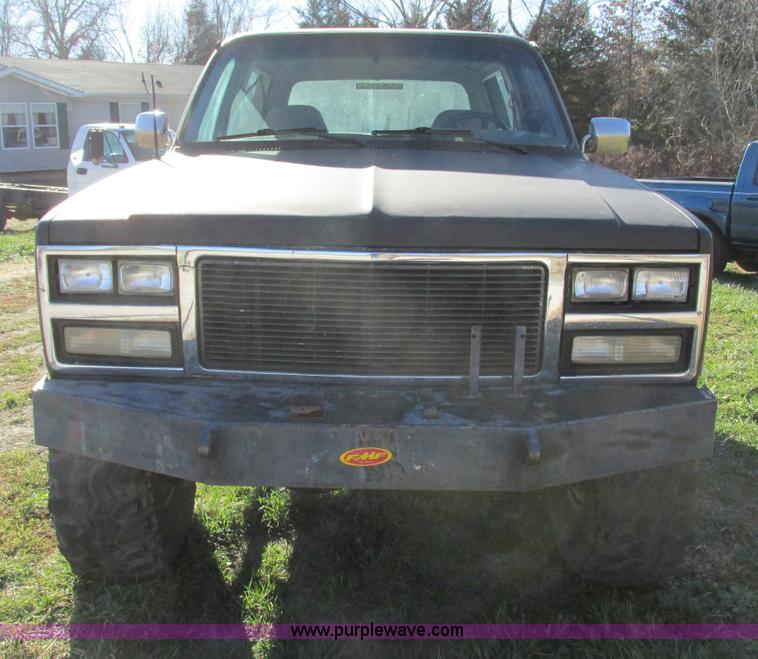 image for item F4124 1989 Chevrolet K5 Blazer SUV
