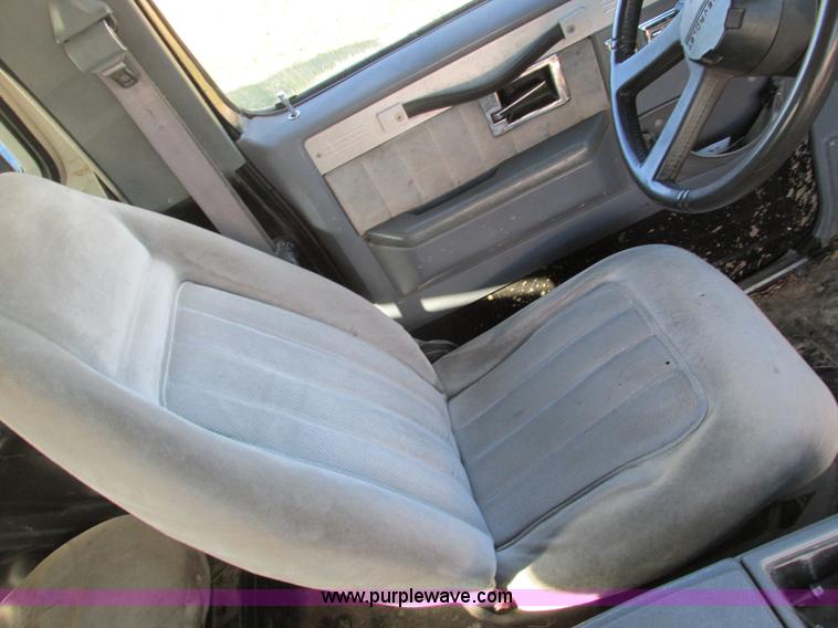 image for item F4124 1989 Chevrolet K5 Blazer SUV