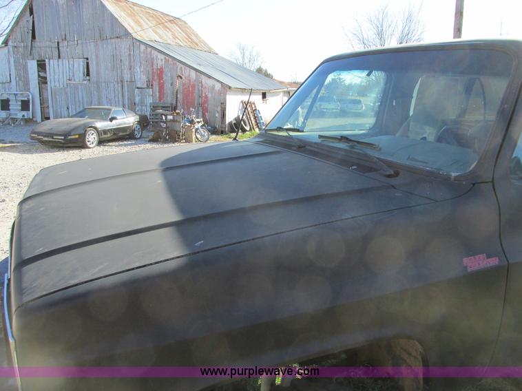 image for item F4124 1989 Chevrolet K5 Blazer SUV