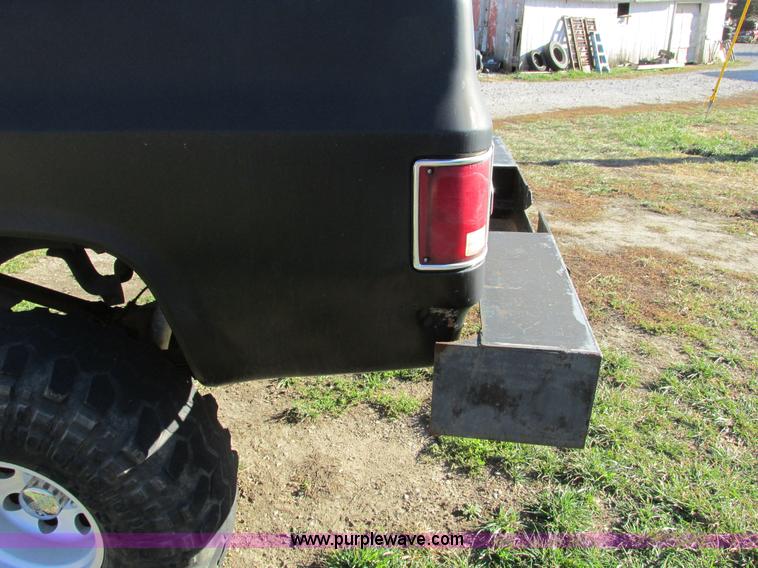 image for item F4124 1989 Chevrolet K5 Blazer SUV