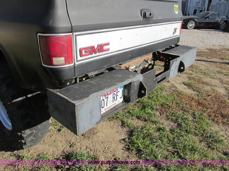 image for item F4124 1989 Chevrolet K5 Blazer SUV