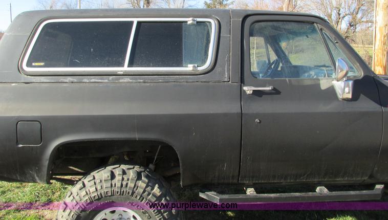 image for item F4124 1989 Chevrolet K5 Blazer SUV