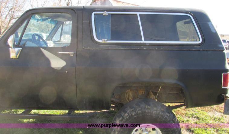 image for item F4124 1989 Chevrolet K5 Blazer SUV