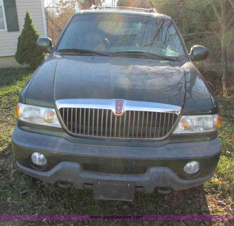 image for item F4126 1999 Lincoln Navigator SUV
