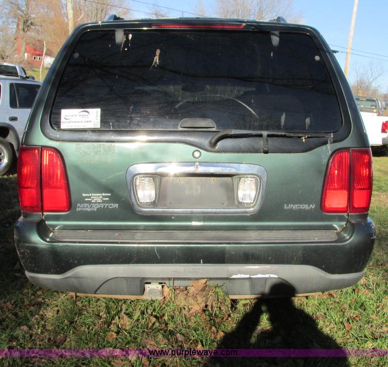 image for item F4126 1999 Lincoln Navigator SUV