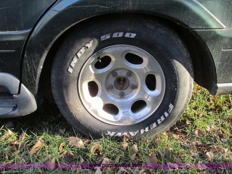 image for item F4126 1999 Lincoln Navigator SUV